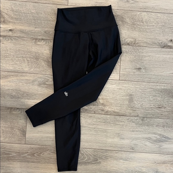 ALO Yoga 7/8 High Waist Air Lift Legging.  S.  Black. - Picture 1 of 6